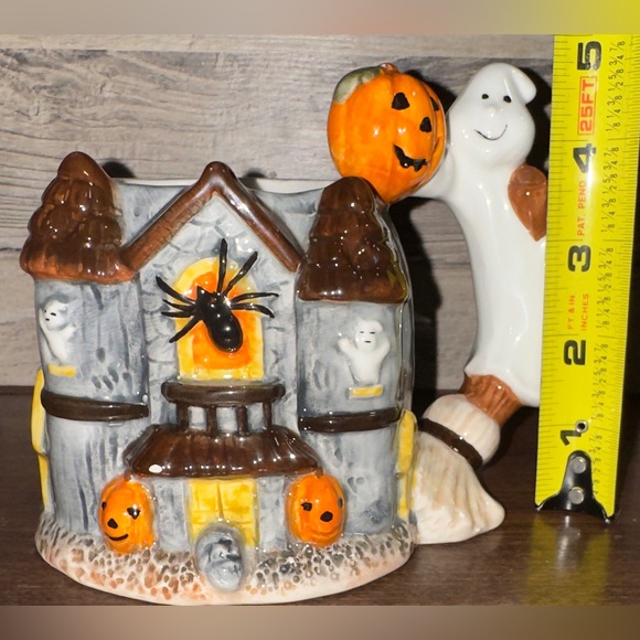 🥰 Halloween Haunted House Mug with Ghost 👻 & Pumpkin 🎃 Accents by Corner Ruby - Picture 6 of 11